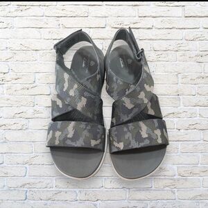 Clarks Cloudsteppers Mira Lily Adjustable Gray Camo Sandals Size 8